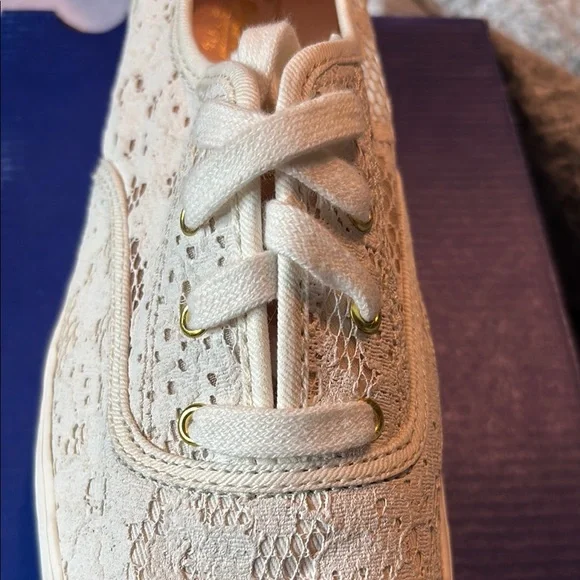 Keds White Cream Sneakers Classic Canvas Style - Picture 3 of 6
